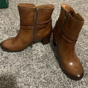 Pikolinos booties
